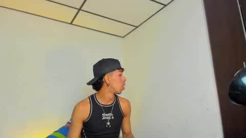 Rayn online show from November 11, 5:04 pm