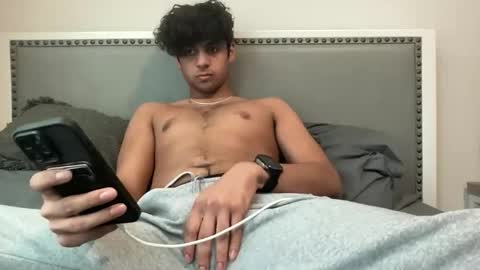 raymondg8596 online show from November 18, 3:15 pm