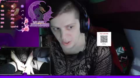 Snapshot of raysuon chatting on December 20, 5:14 am Rae-Suon online show from December 20, 5:14 am