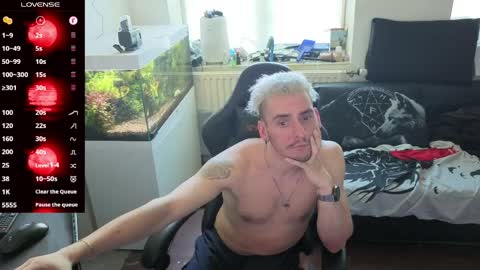 Rayzel online show from April 29, 1:49 pm