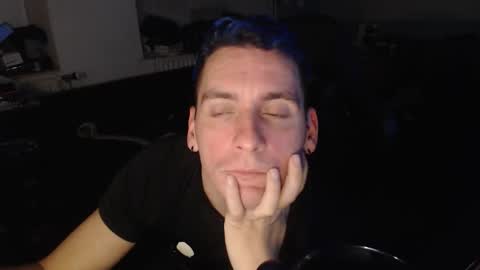 Rayzel online show from October 26, 8:52 pm