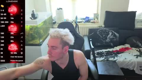 Rayzel White online show from May 7, 11:39 am