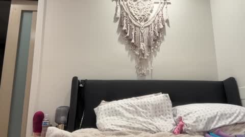 Jade  online show from January 19, 2:25 am