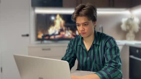 AliceEve online show from February 17, 8:38 pm