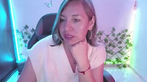 Rebbeca online show from February 13, 2:09 pm