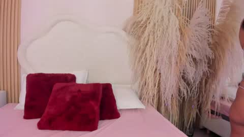 rebeca_taylor_ online show from July 5, 7:37 am