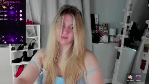 rebecca_____ online show from March 13, 2:48 am