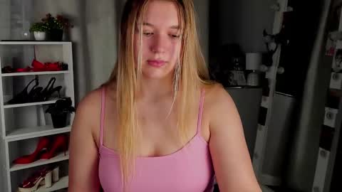 rebecca_____ online show from October 6, 1:56 am