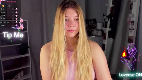 rebecca_____ online show from September 27, 1:58 am