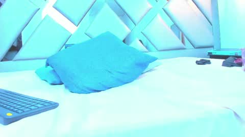 rebeccamitchell_ online show from April 30, 5:51 pm