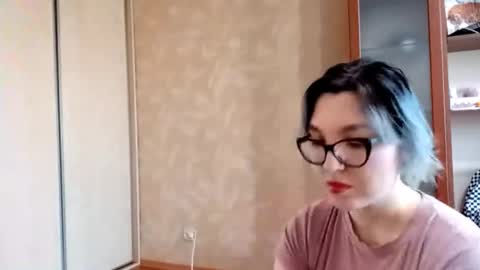 Zoe online show from March 17, 1:05 pm