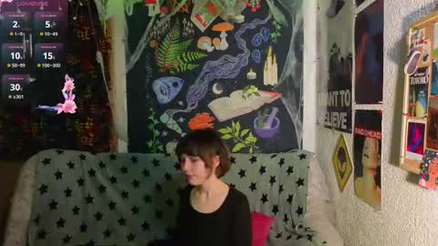 Lara online show from December 2, 9:35 pm