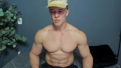 twitter REECET26 instagram RECCETAYLOR online show from February 14, 12:13 am