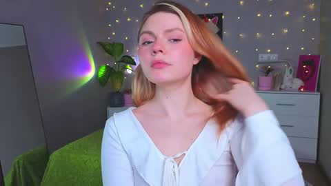red__candy online show from May 13, 1:32 pm