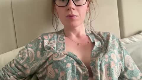 Rosie online show from June 4, 3:29 pm