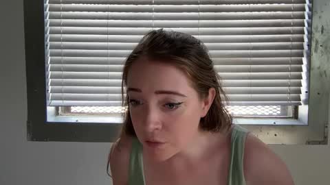 Redheadwinter online show from May 8, 3:17 pm