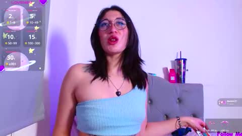 IG   OF red moonn online show from December 17, 5:36 am