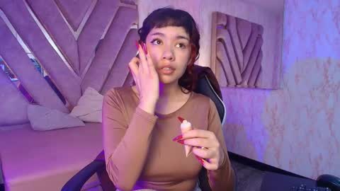 red_pandaa online show from June 5, 3:24 am
