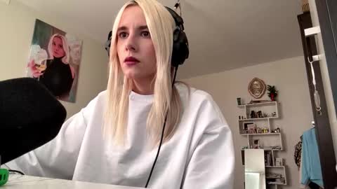 Lina online show from October 13, 9:44 am