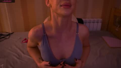 Redhead Shark online show from March 7, 1:22 pm