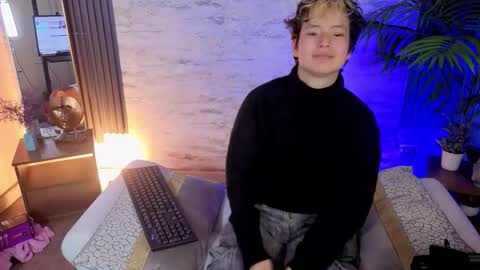 redhood_1_ online show from March 12, 5:22 am