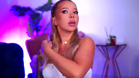 Lara online show from June 17, 9:47 am
