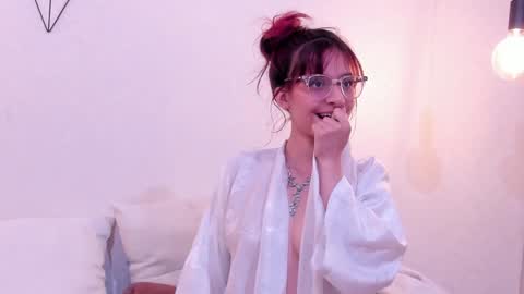 Snapshot of redmeloddy chatting on January 18, 10:39 pm Meloddy online show from January 18, 10:39 pm