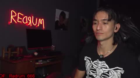 Red online show from December 3, 3:24 pm