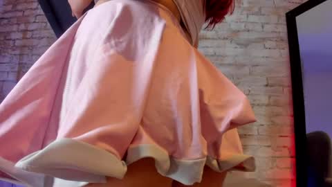   online show from April 24, 12:51 pm