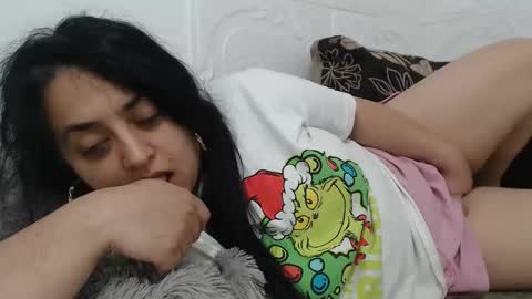 Snapshot of reeapassion chatting on February 17, 9:43 pm Reea online show from February 17, 9:43 pm