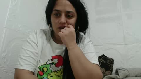 Snapshot of reeapassion chatting on February 10, 12:30 am Reea online show from February 10, 12:30 am