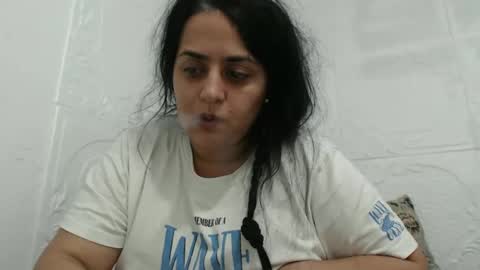 Snapshot of reeapassion chatting on December 2, 7:11 pm Reea online show from December 2, 7:11 pm