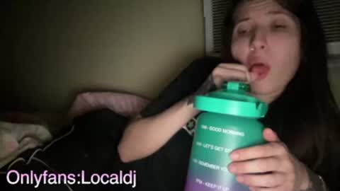 reeteeeesg online show from February 6, 3:37 am