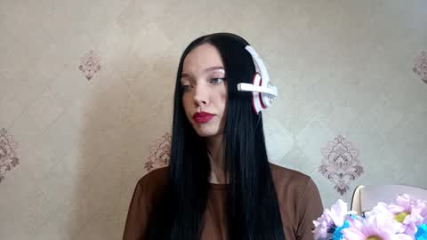 Mia online show from March 18, 8:09 am