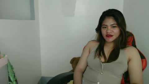 reign2525 online show from March 10, 3:52 pm