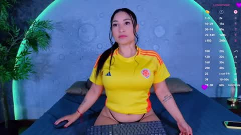 reiinachloe online show from June 17, 4:56 pm