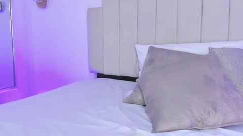 Reika  online show from September 21, 3:05 pm