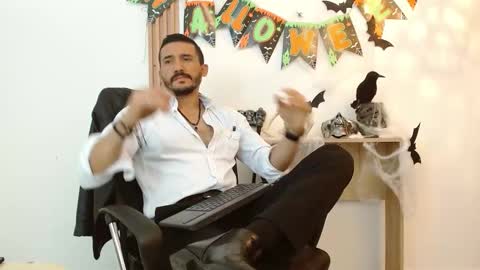 Snapshot of reiko_85_ chatting on October 9, 7:30 pm REIKO online show from October 9, 7:30 pm