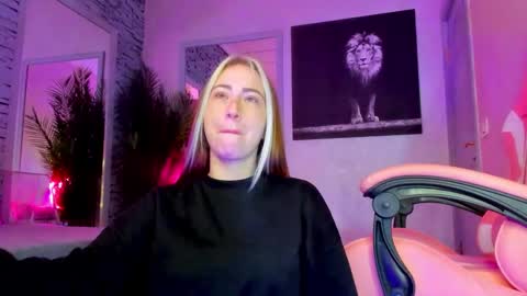 reina cummings online show from December 14, 6:30 am