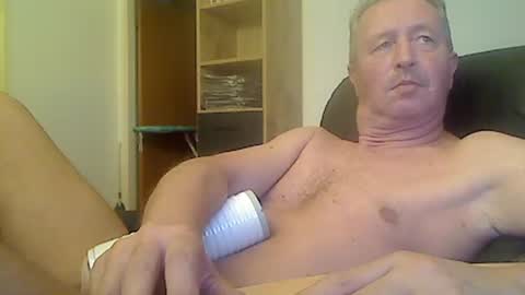 reini7211 online show from June 27, 1:00 am