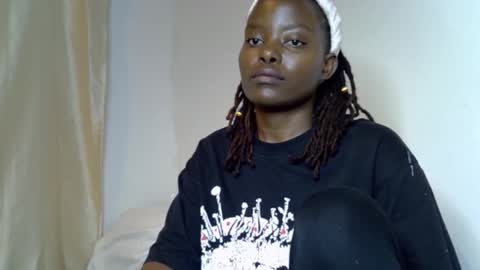 Snapshot of rem010a chatting on October 19, 6:56 pm rem010a online show from October 19, 6:56 pm