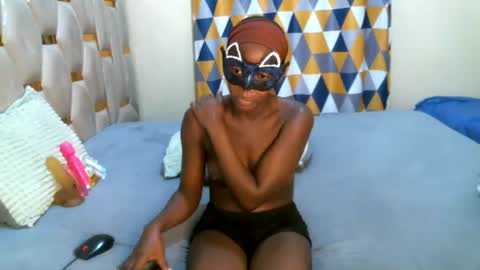remmyqueen online show from June 14, 2:24 am