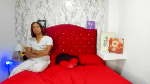 RENATA VALENTINA online show from April 19, 11:33 am