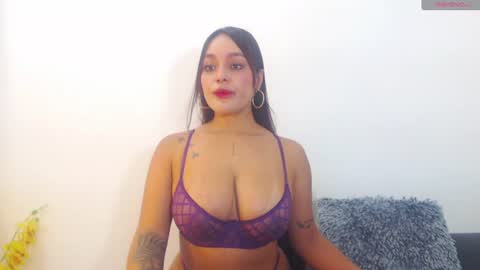 renatabrownn28 online show from July 26, 10:35 am