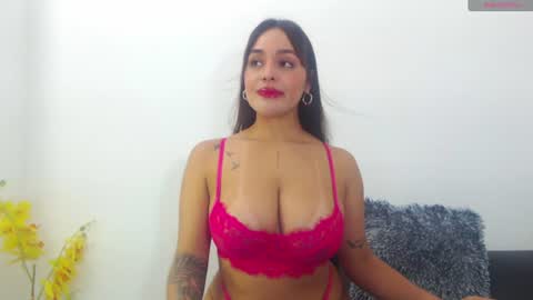 renatabrownn28 online show from July 3, 3:55 am