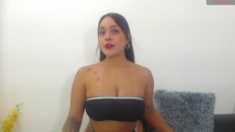 renatabrownn28 online show from July 11, 8:39 am
