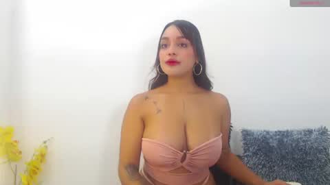 renatabrownn28 online show from July 18, 9:00 am