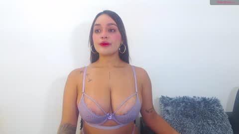 renatabrownn28 online show from July 31, 9:32 am
