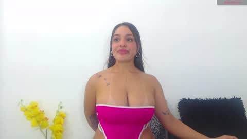 renatabrownn28 online show from June 27, 9:15 am