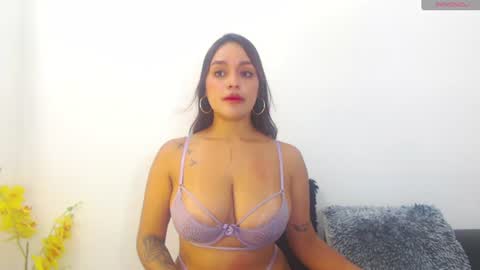 renatabrownn28 online show from July 21, 10:39 am